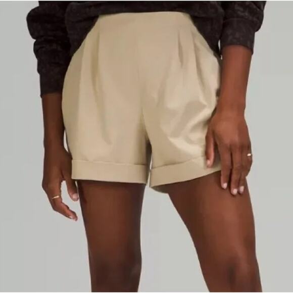 Lululemon Practical Play Shorts Womens Size 0 Beechwood Pleated Athleisure  XS - Picture 1 of 13